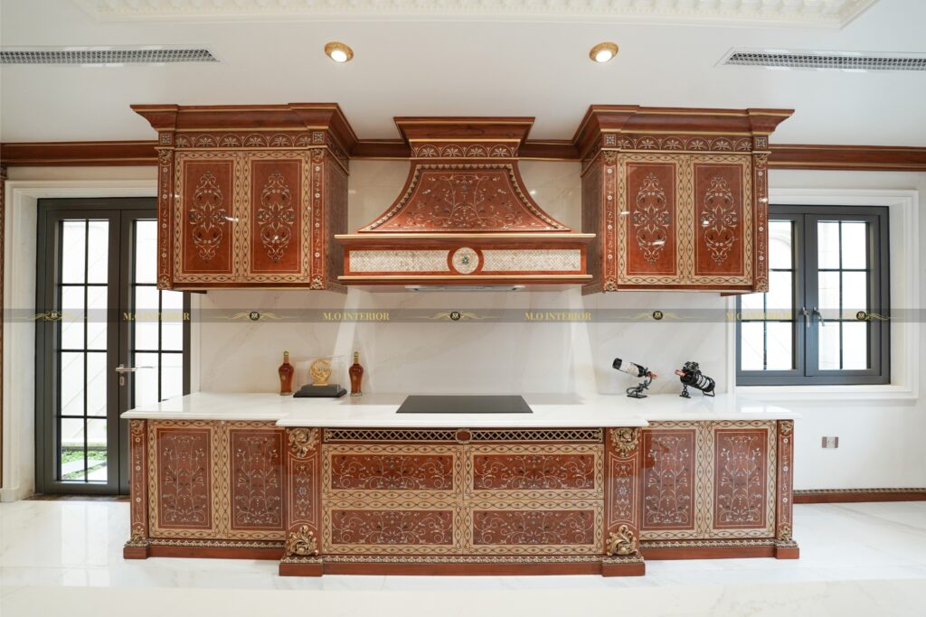 phong cách Rococo với kỹ thuật veneer và khảm trai công phu